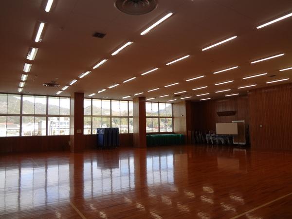 リニューアルされた武道場内部の写真